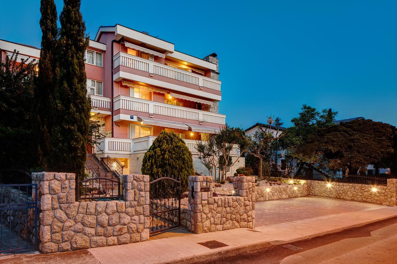 Senada Apartments Selce Exterior foto