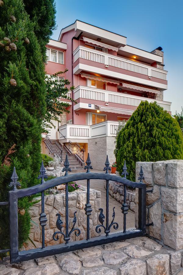 Senada Apartments Selce Exterior foto